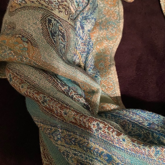 Scarf - Picture 4 of 4